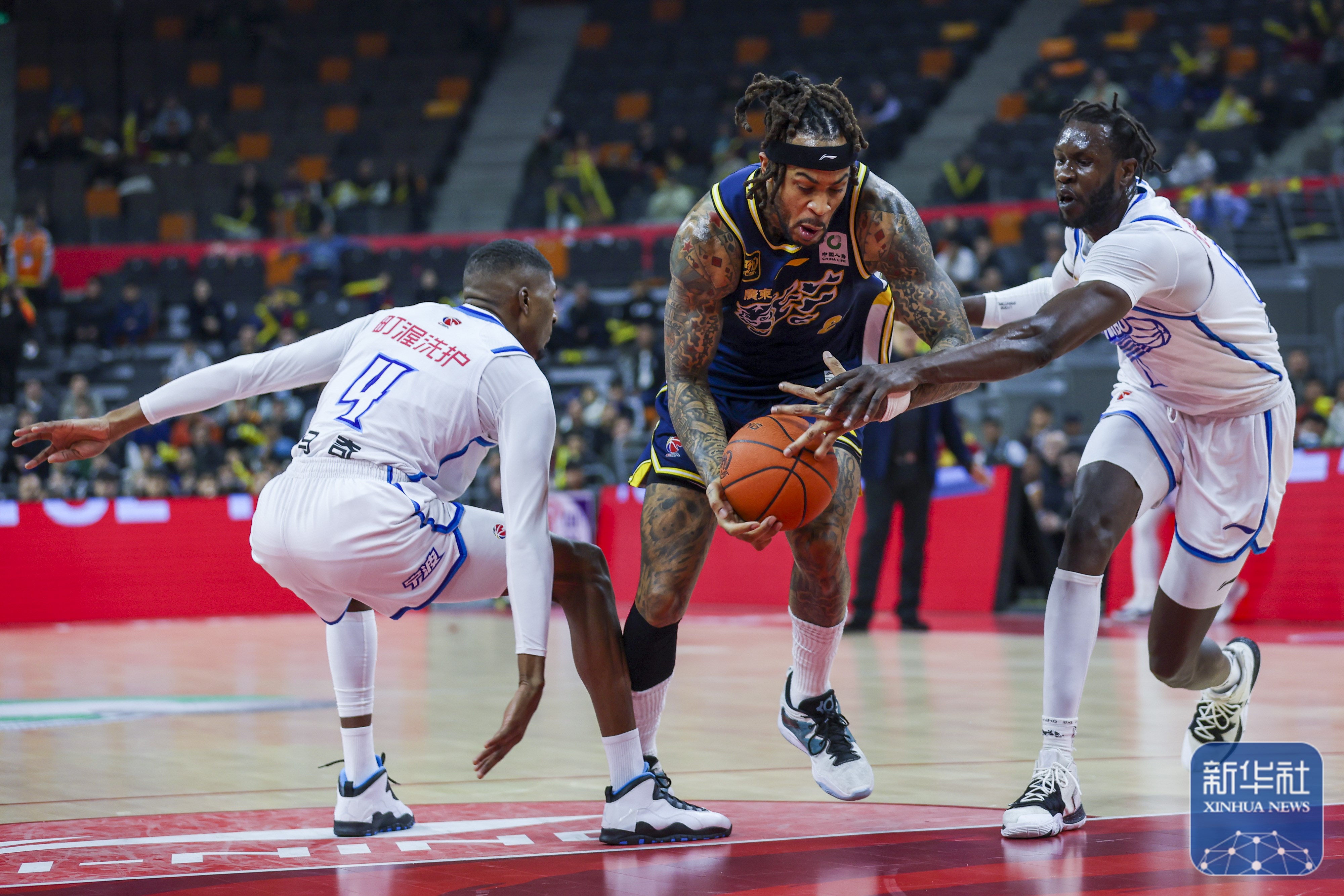 集结日体能课后，多伦多猛龙远射贴柱备战NBA常规赛，底气十足，纪律约束更严格的简单介绍