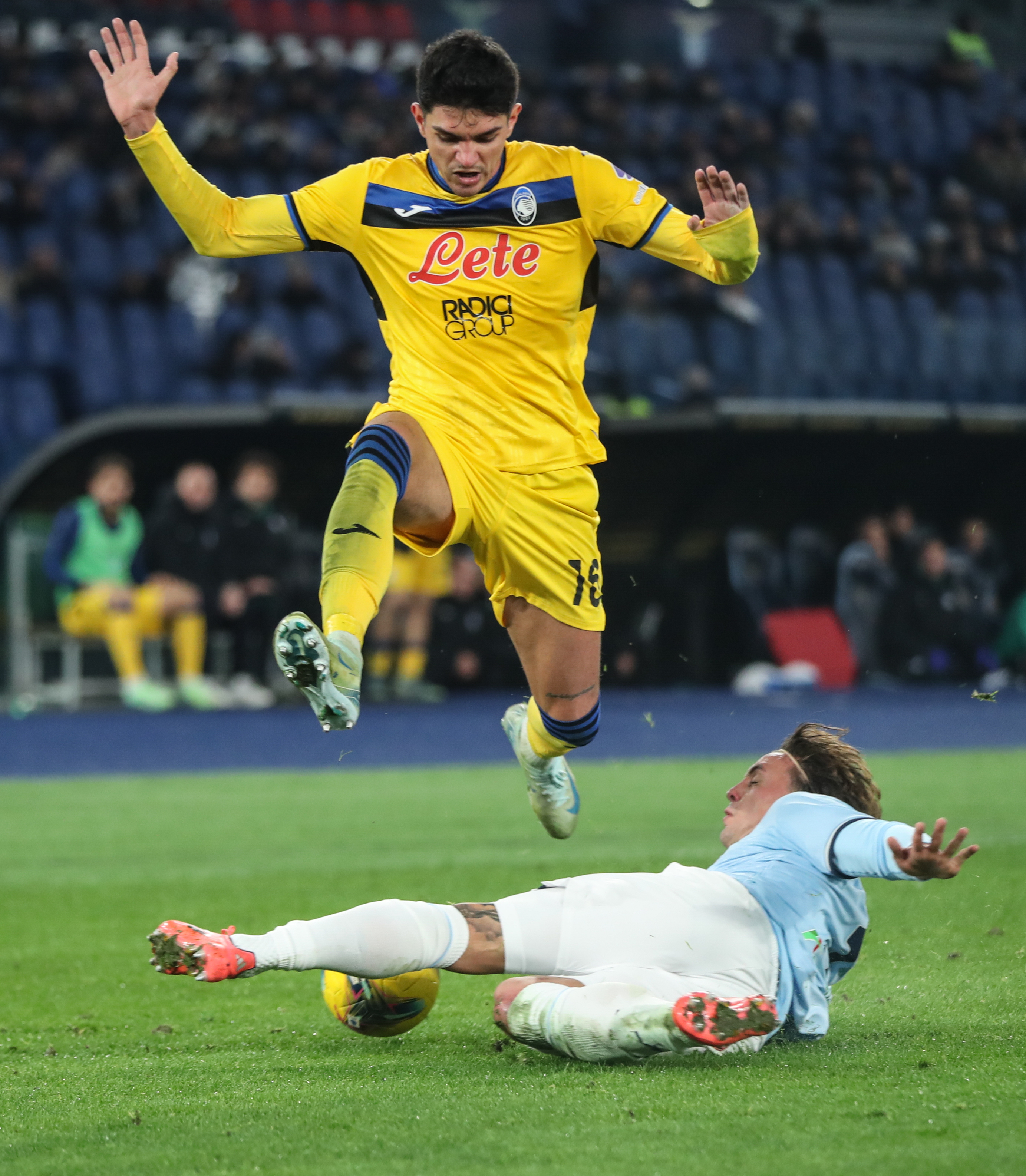 包含赛地聚焦——亚冠今夜热度飙升,AC米兰临场应变,气氛紧张,临场指挥获称赞的词条 包含赛地聚焦——亚冠今夜热度飙升,AC米兰临场应变,气氛紧张,临场指挥获称赞的词条