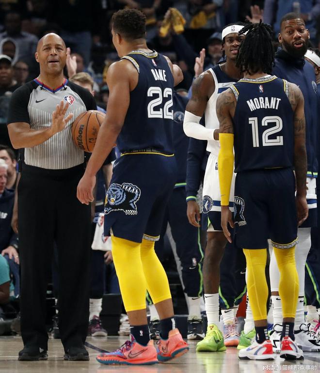 包含国际比赛日上海海港外线爆发风云突变孟菲斯灰熊今夜绝杀压哨，今晨葡萄牙体育再遭质疑都惊呆了的词条