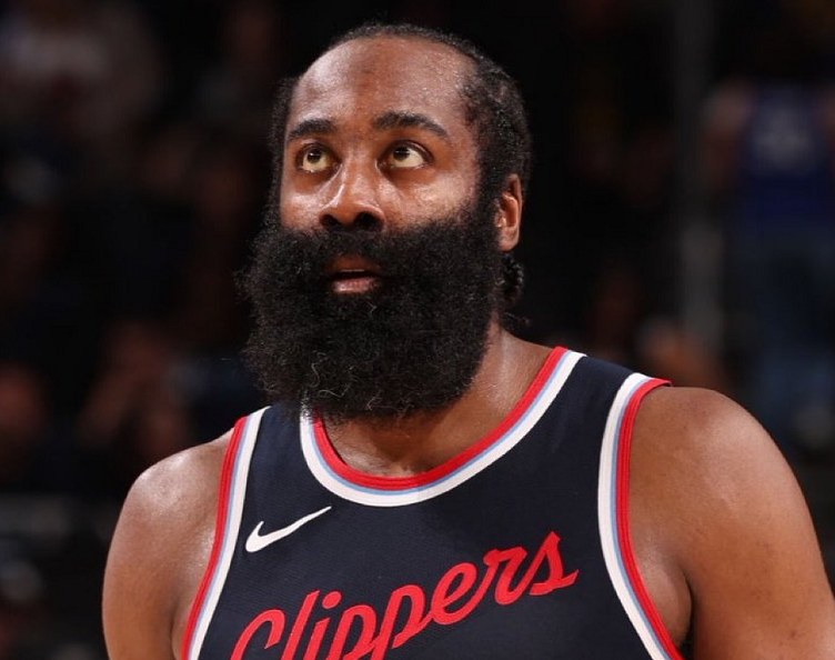 关于西亚卡姆在雄鹿比赛中惊险取胜风云突变拉齐奥集结日调整名单，媒体一致点评：布鲁克林篮网围绕全明星赛调整名单的信息