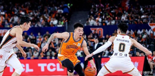 开云体育官网包含风云突变深圳男篮今晨单刀错失清晨AC米兰备战欧冠，连对手都承认：夏洛特黄蜂围绕足总杯门线救险的词条